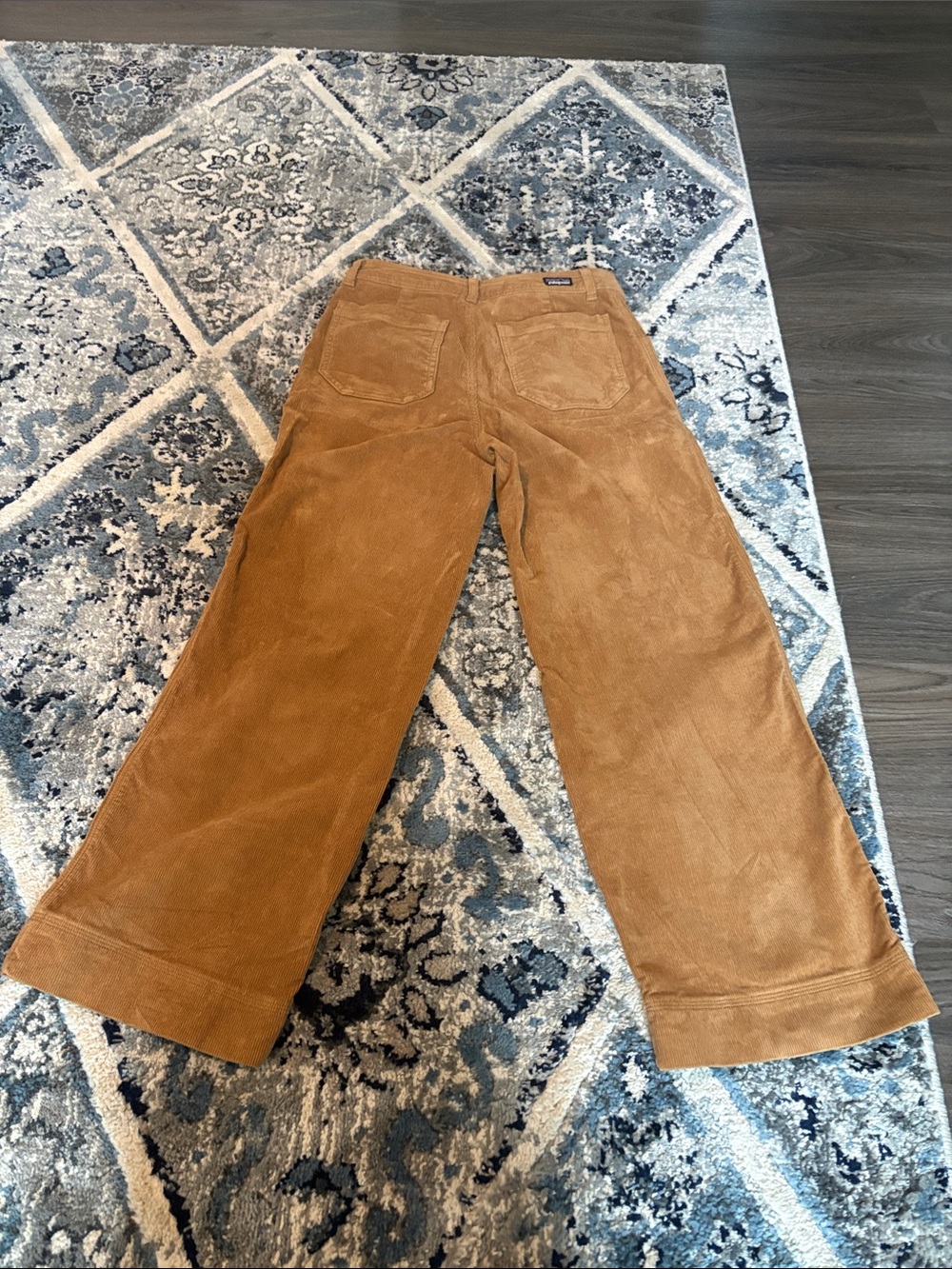 EUC Patagonia Wide Leg Corduroy Pants - Size 6 - Picture 5 of 6